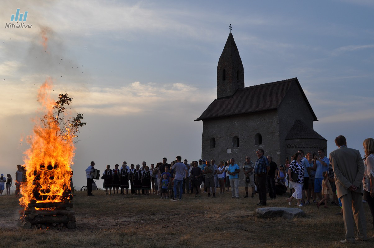 Vatra zvrchovanosti Dražovský kostolík Nitra 2015