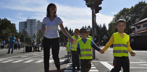 So začiatkom školského roku sa zvýši počet detí v cestnej premávke. Mnohí rodičia sa rozhodnú, že deti budú chodiť do školy samotné, preto by sa im mohlo hodiť niekoľko rád
