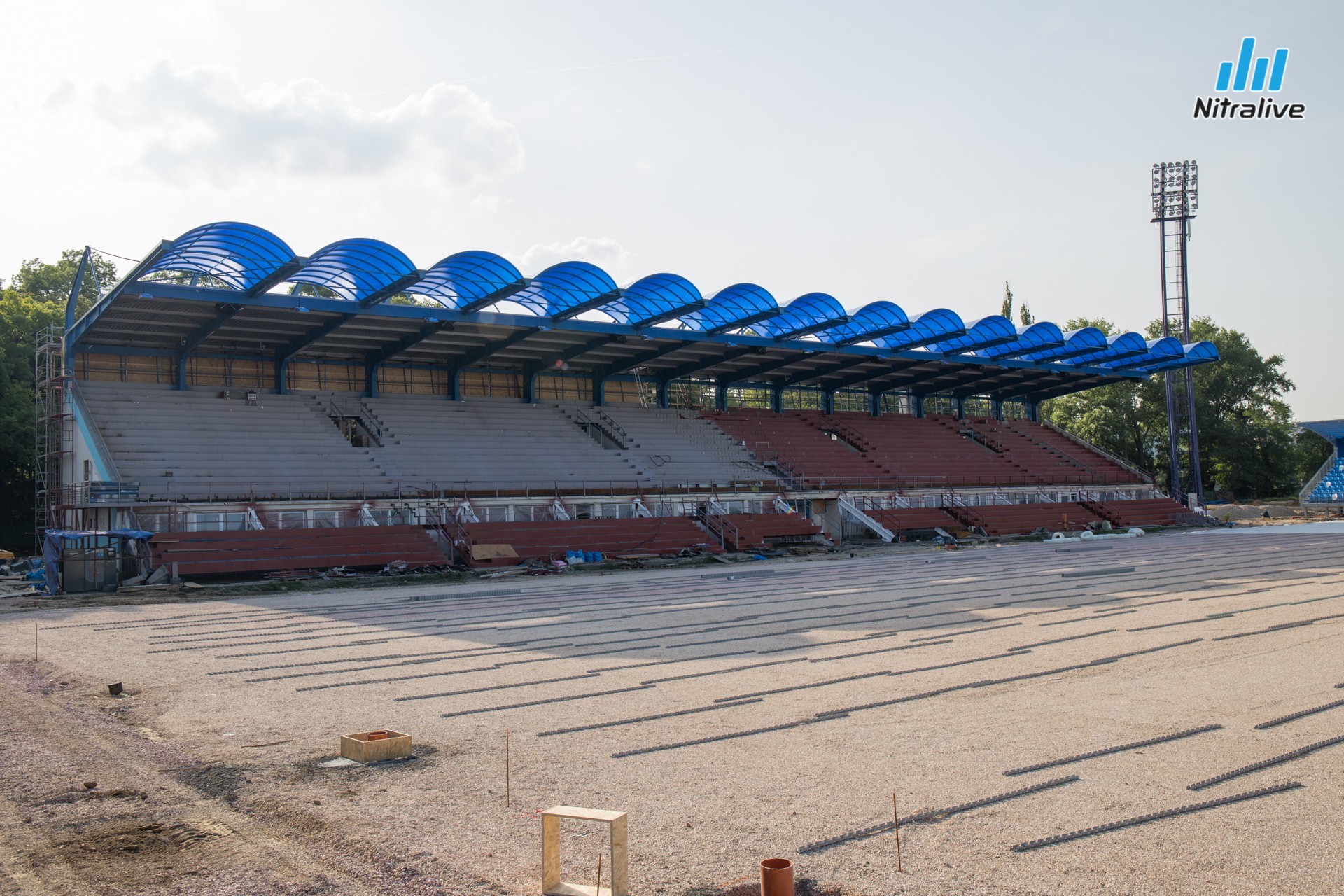 Práce na rekonštrukcii futbalového štadióna v Nitre
