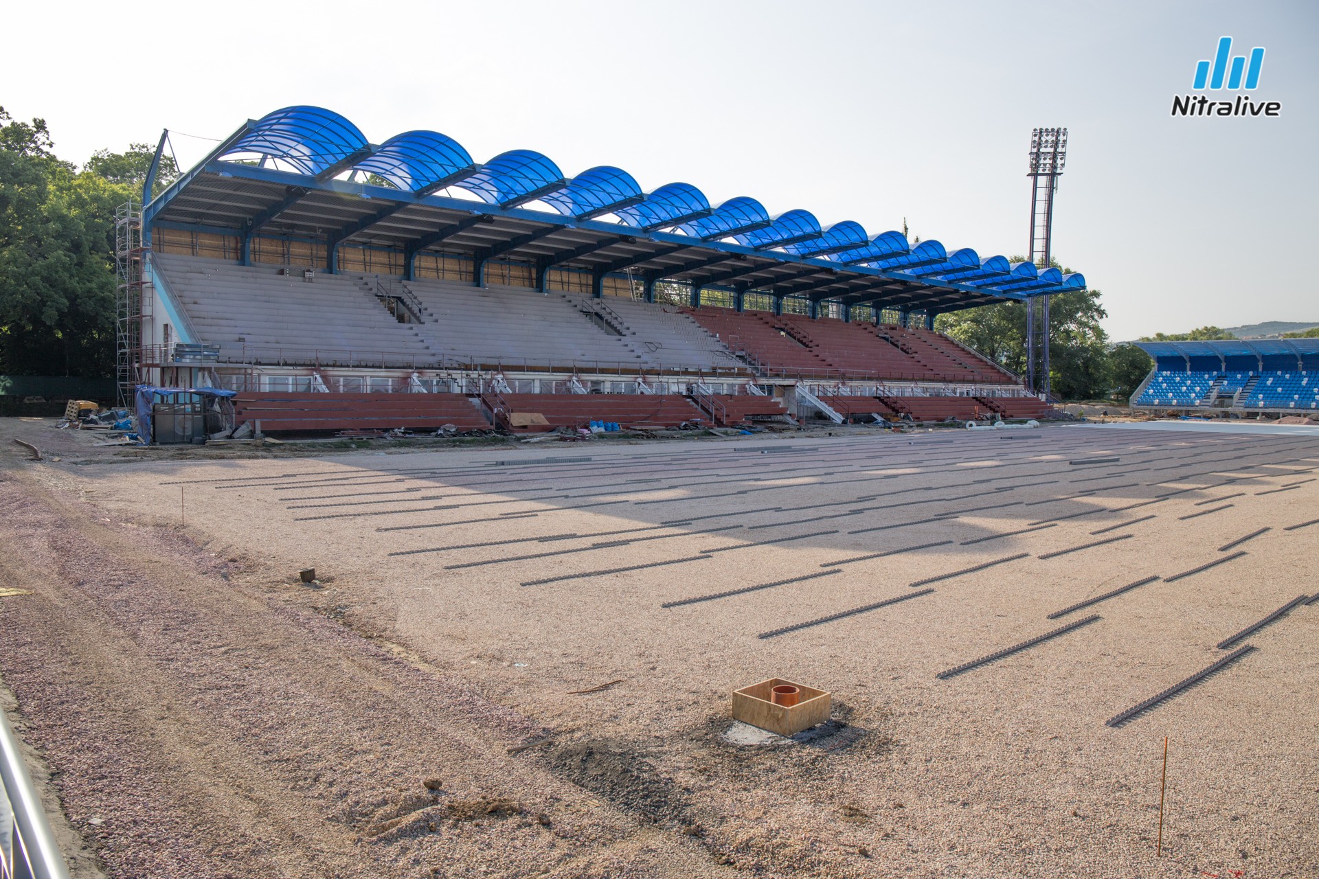Práce na rekonštrukcii futbalového štadióna v Nitre