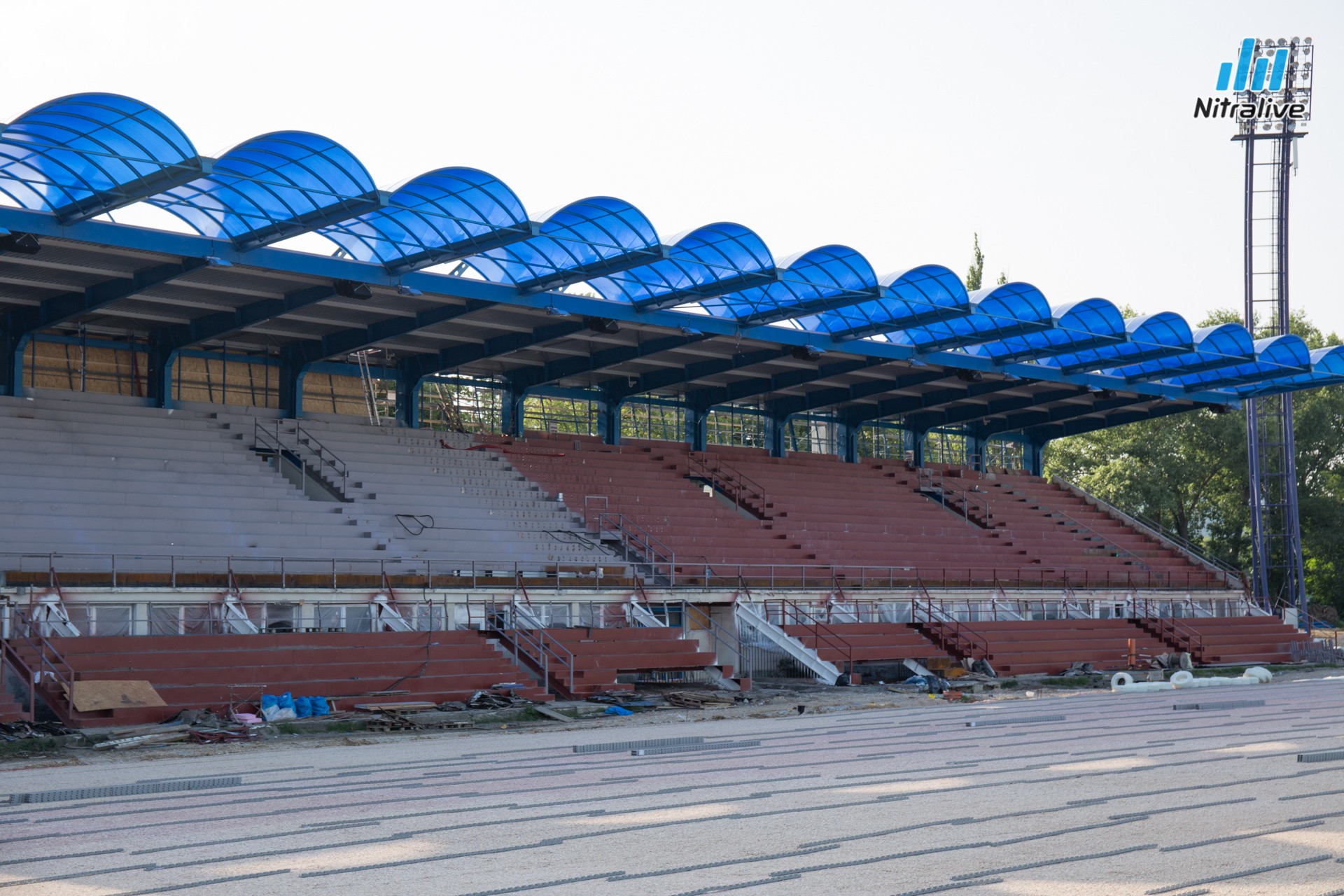 Práce na rekonštrukcii futbalového štadióna v Nitre