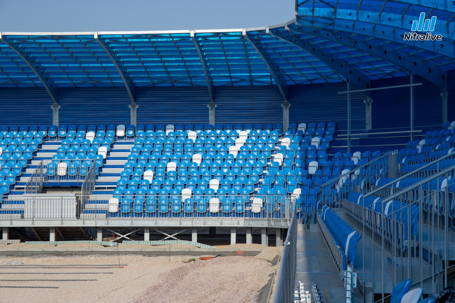 Práce na rekonštrukcii futbalového štadióna v Nitre