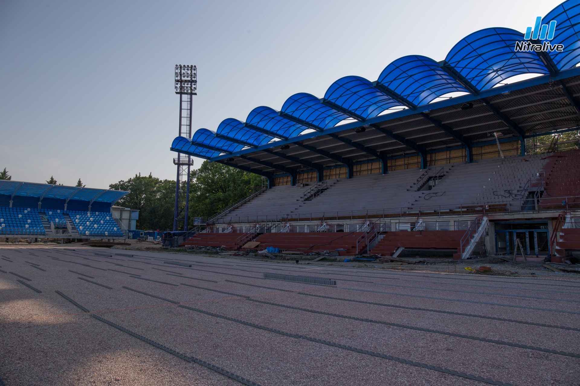 Práce na rekonštrukcii futbalového štadióna v Nitre