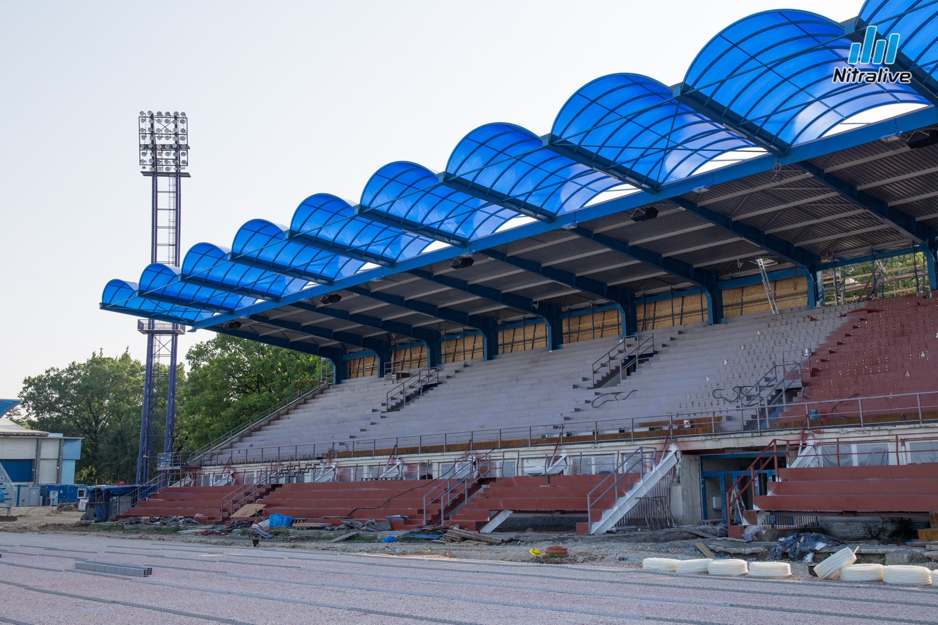 Práce na rekonštrukcii futbalového štadióna v Nitre