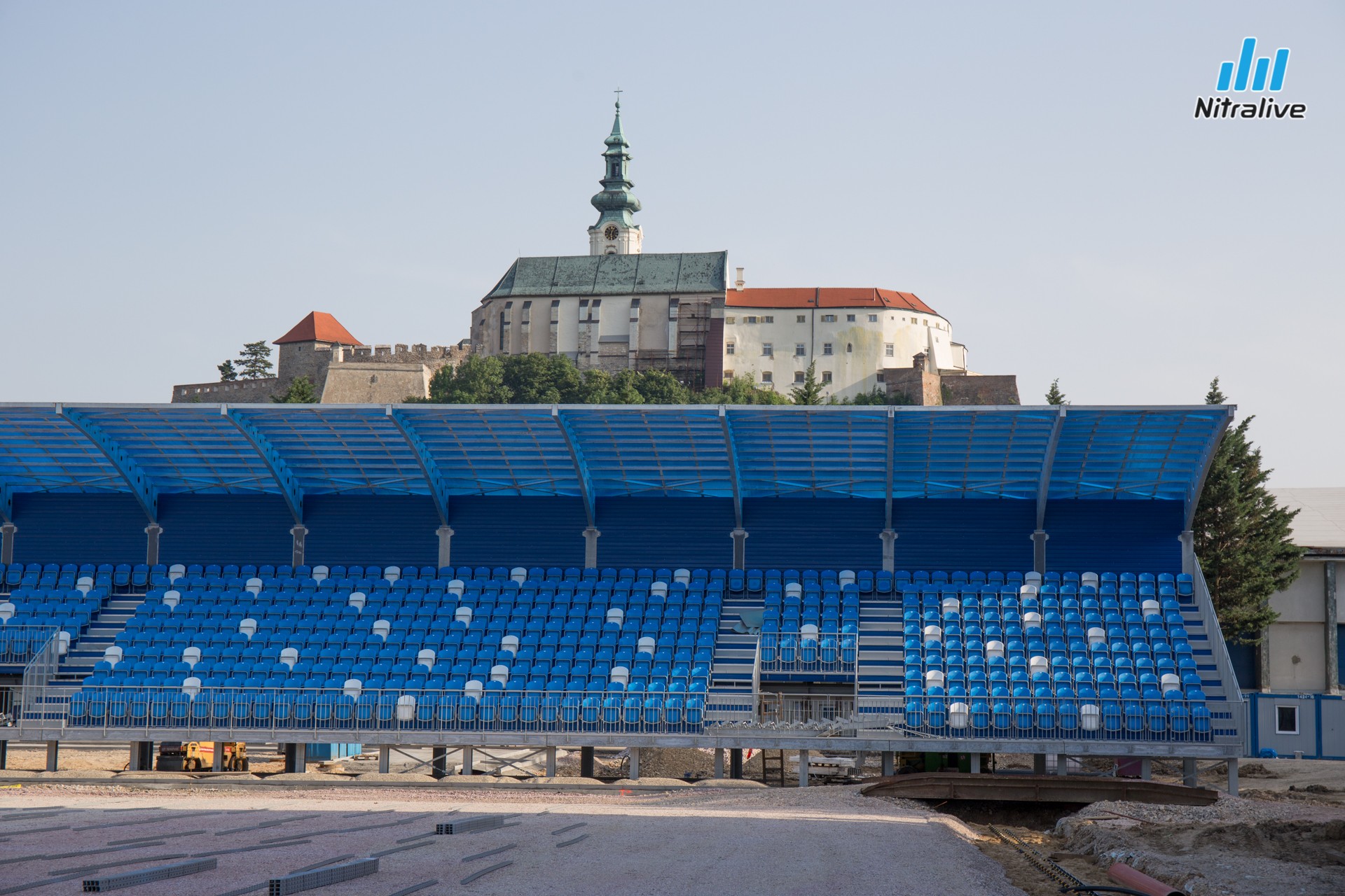Práce na rekonštrukcii futbalového štadióna v Nitre