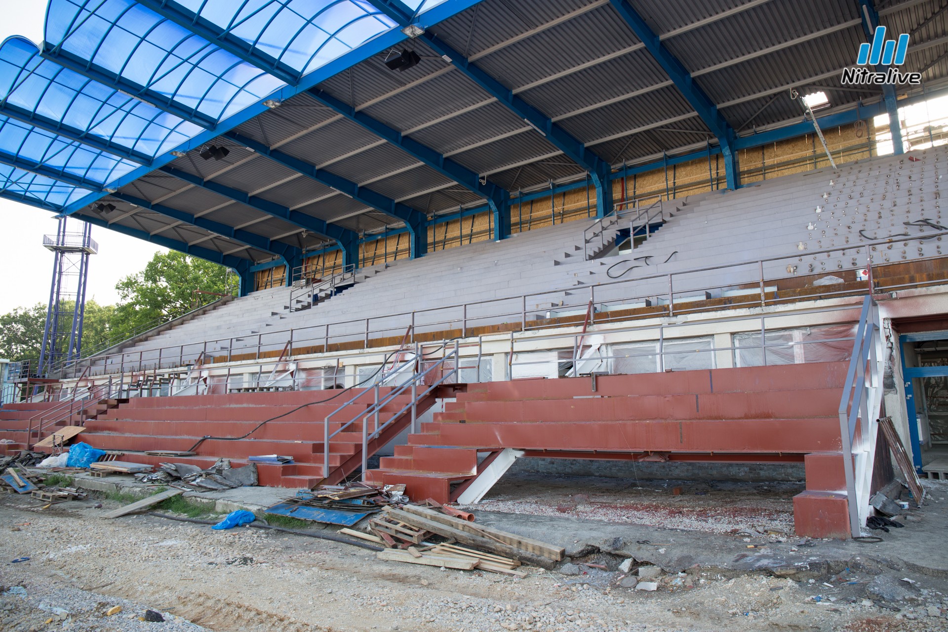 Práce na rekonštrukcii futbalového štadióna v Nitre