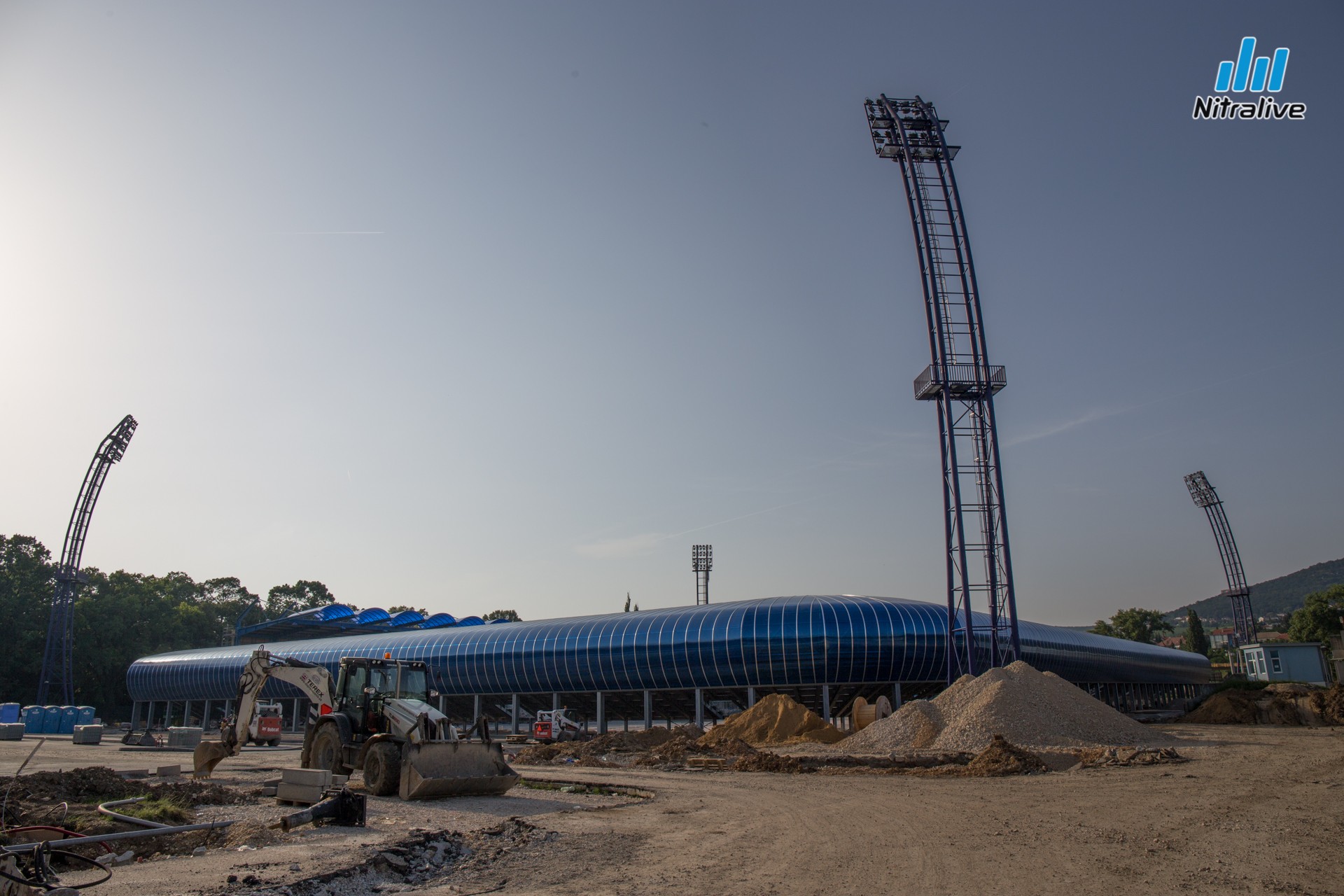 Práce na rekonštrukcii futbalového štadióna v Nitre