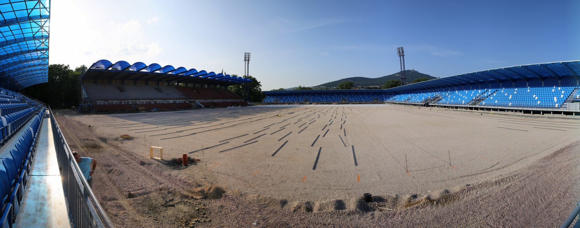 Práce na rekonštrukcii futbalového štadióna v Nitre