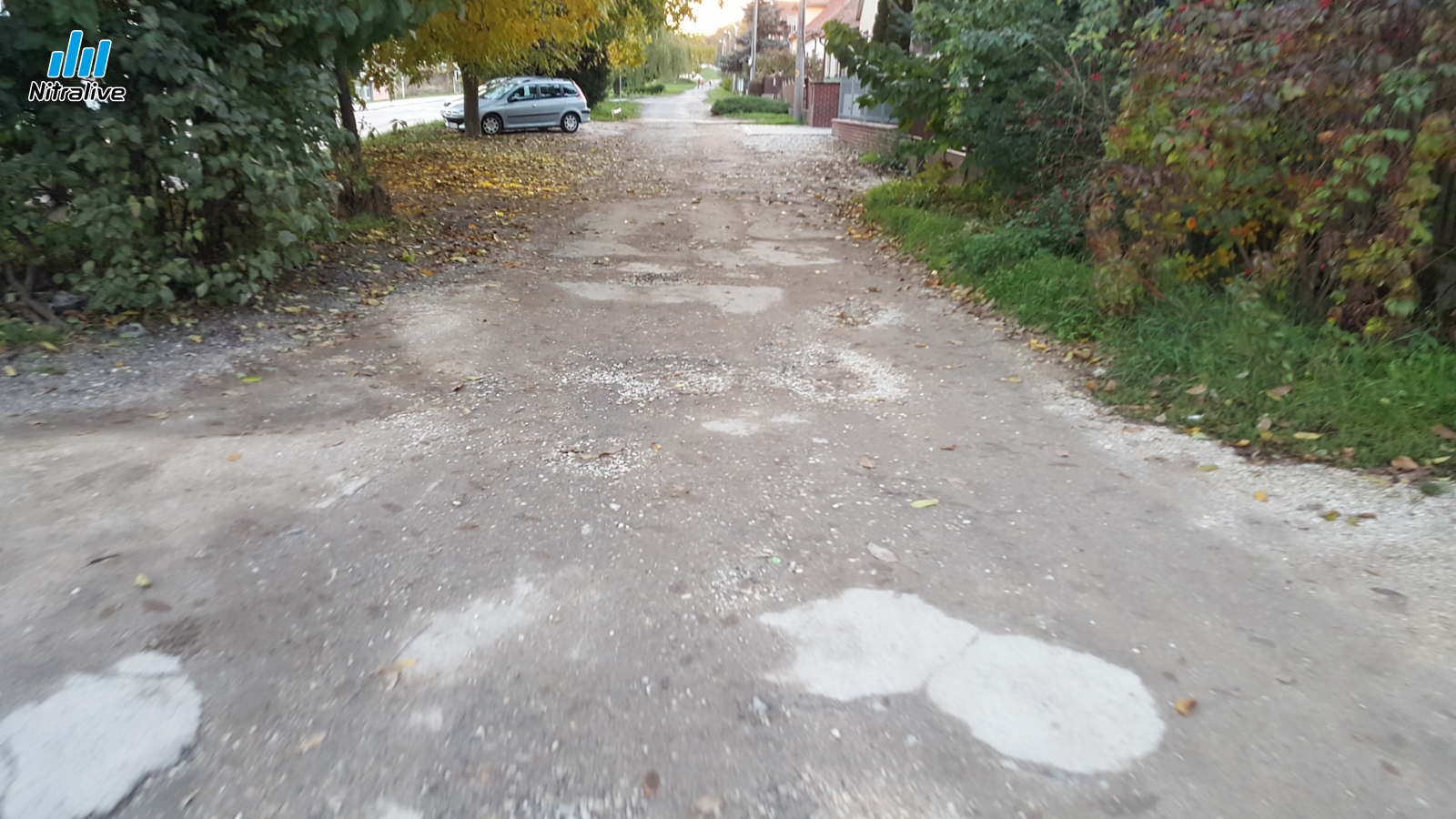 Golianova ulica cesta pri domoch