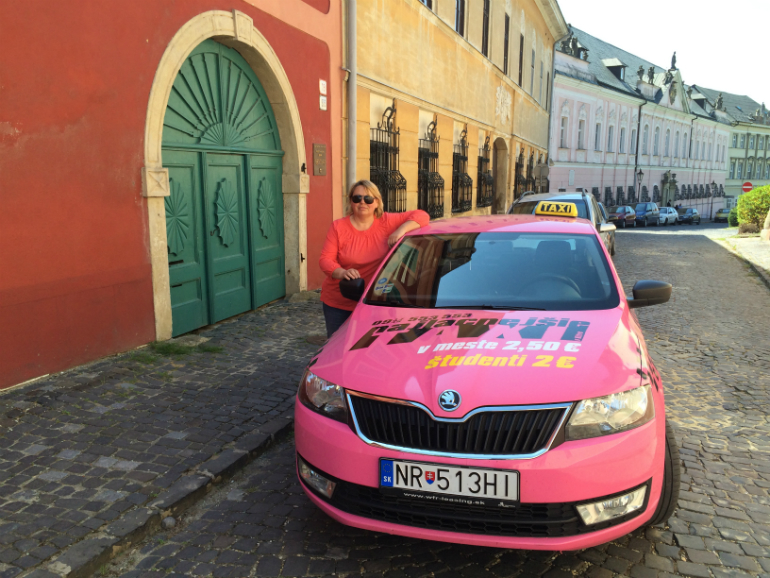 Ružový taxík Moje Taxi Nitra