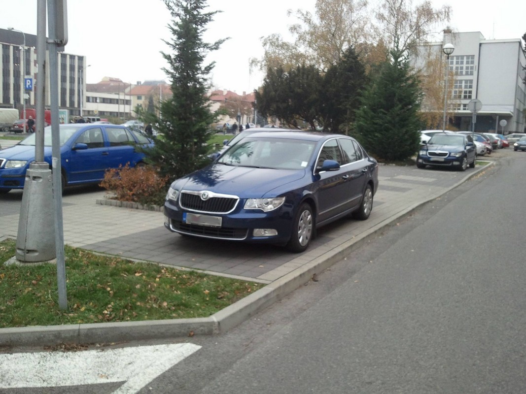 Parkovanie pred OÚ Nitra