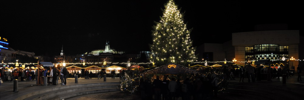 Vianočné mestečko Nitra panorama 2009