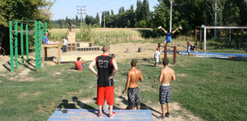 Hidepark môže získať 6000€, vďaka týmto peniazom by sa dokončila mobilná galéria, miestnosť pre dobrovoľníkov, zastreší sa pódium, vytvoria sa kryté priestory pre najmenších v komunitnej záhradke a doplní sa drobný mobiliár a technické zabezpečenie