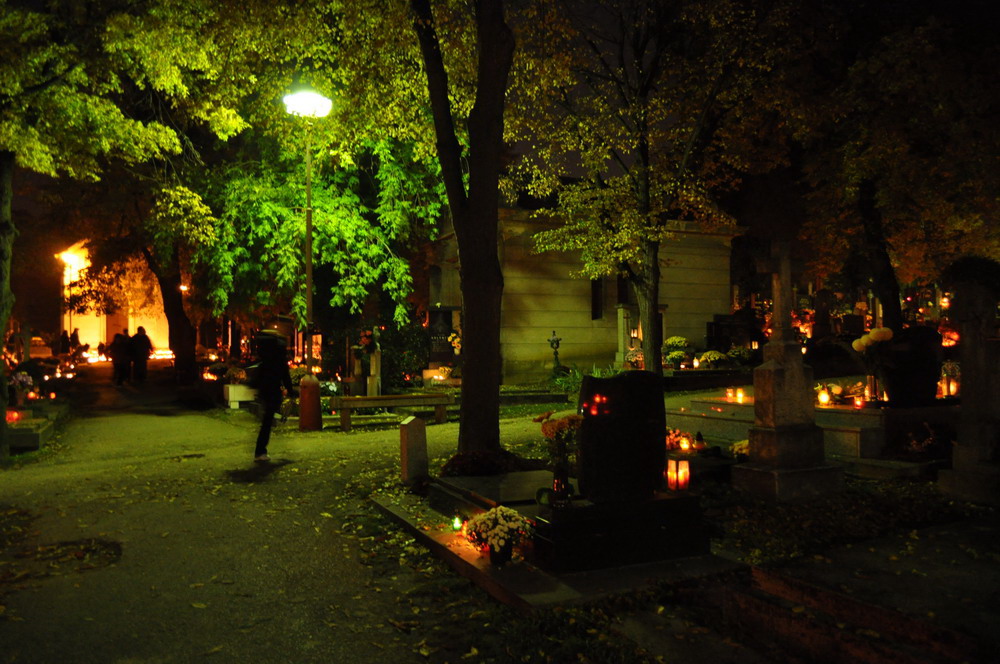 Cintoríny v Nitre budú v dňoch 30. októbra až 3. novembra 2014 otvorené nepretržite