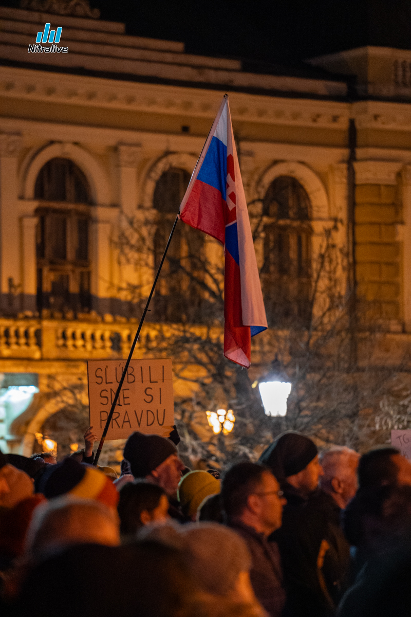 FOTO: Protest s podtitulkom 7 rokov bez Jána a Martiny aj v Nitre (21.2.2025)