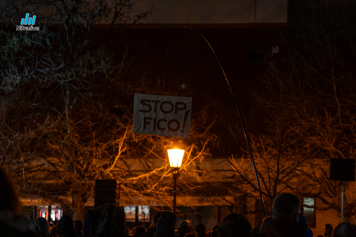 FOTO: Protest s podtitulkom 7 rokov bez Jána a Martiny aj v Nitre (21.2.2025)