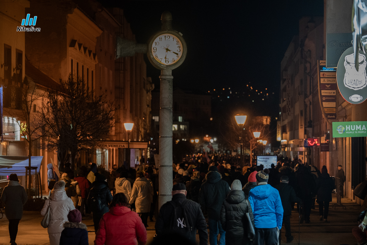 FOTO: Protest s podtitulkom 7 rokov bez Jána a Martiny aj v Nitre (21.2.2025)