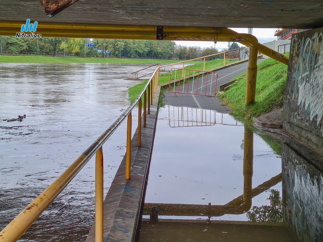Foto + video: Zvýšená hladina rieky Nitra (15. október 2020)