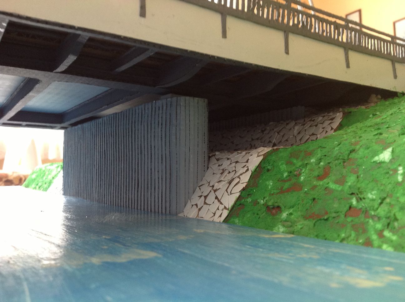 Chrenovský most z lepenky