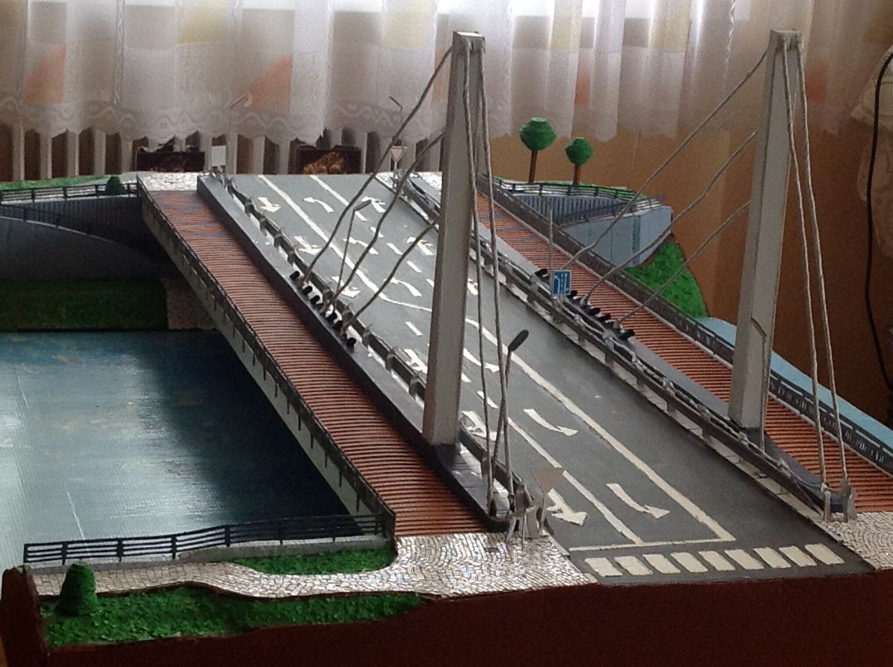 Chrenovský most z lepenky