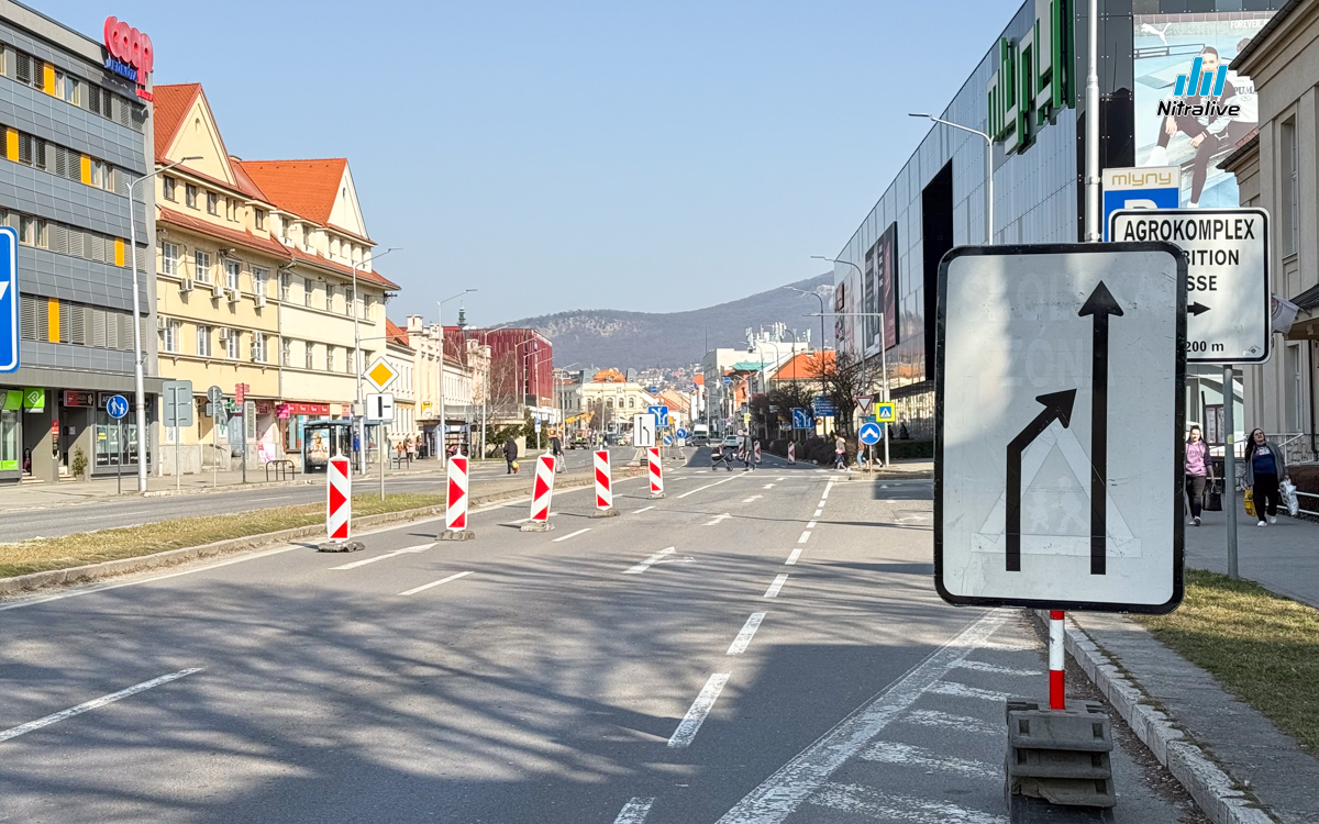 Centrum Nitry čakajú dopravné obmedzenia, potrvajú 6 týždňov (28.2. - 6.4.2025)