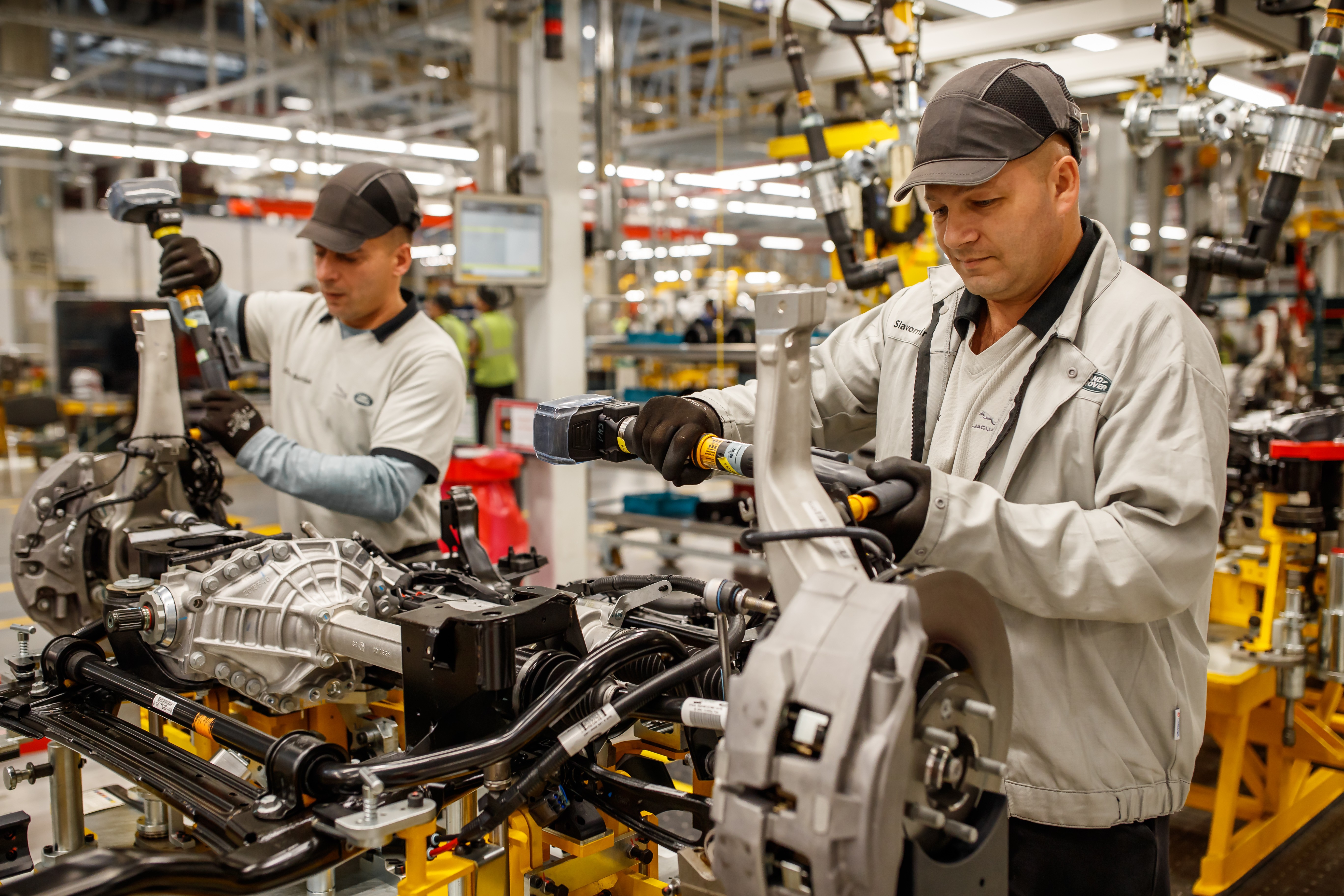Jaguar Land Rover zvýši od 1. novembra 2023 mzdy zamestnancom výroby