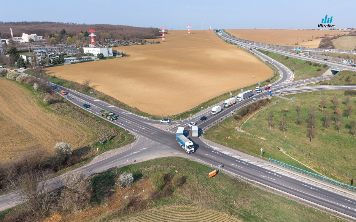 Križovatka R1, juh - Čermáň, Cabajská ulica, 2026